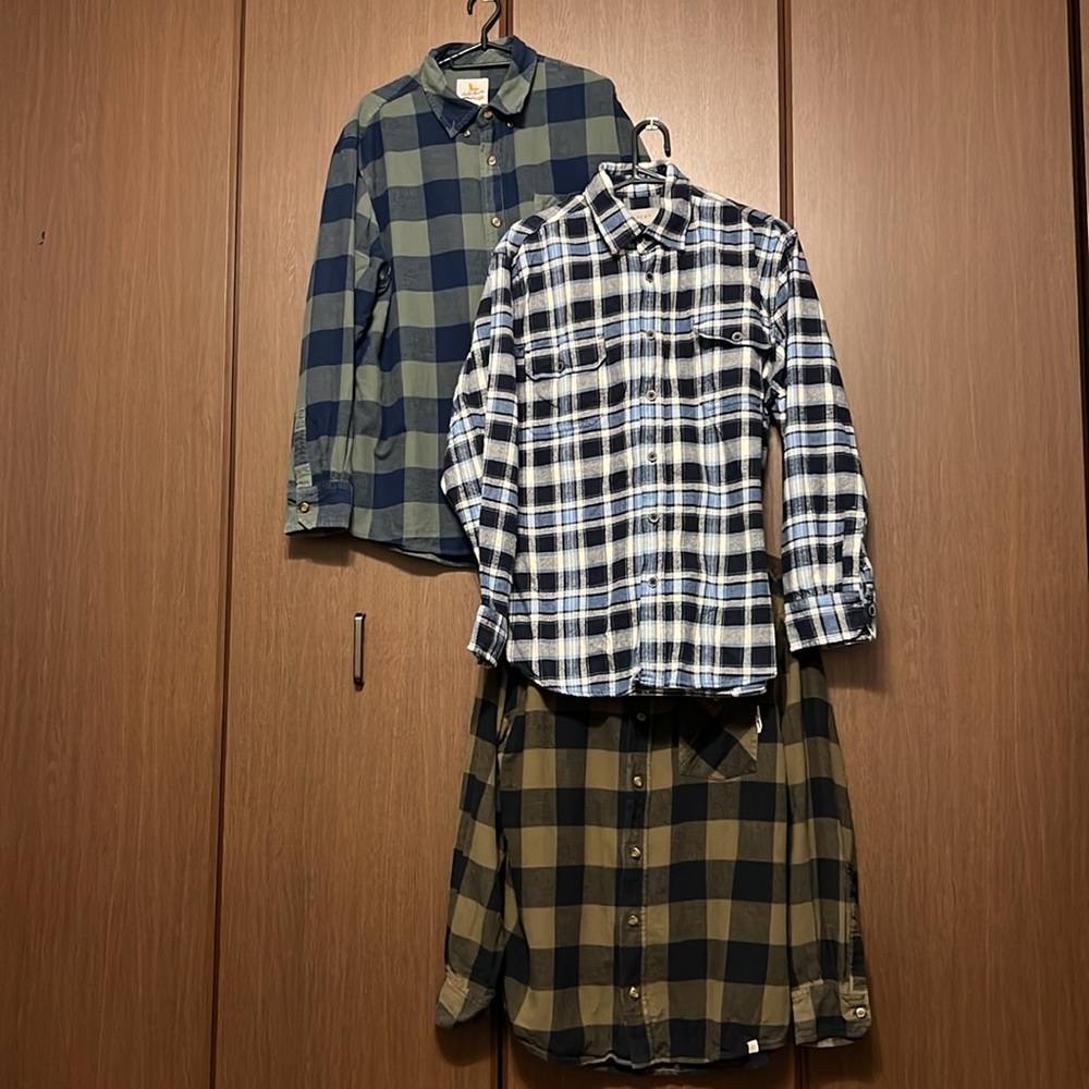 Men’s flannel size large. Bundle of three brand field and stream and jachs